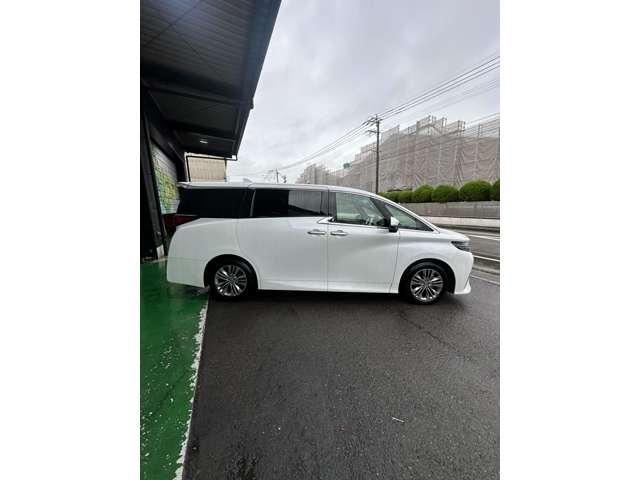 Toyota ALPHARD 2024