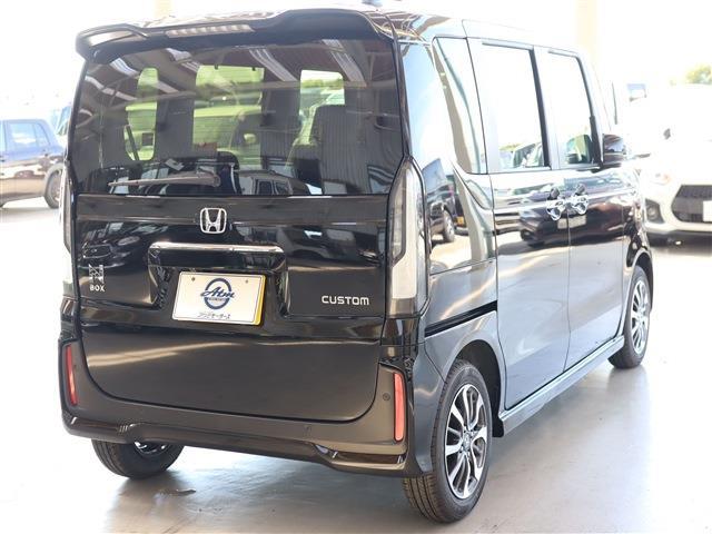Honda N-BOX CUSTOM 2025