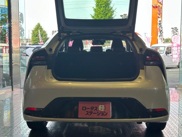 Toyota PRIUS 2025