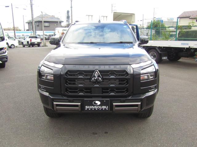 Mitsubishi TRITON 2025