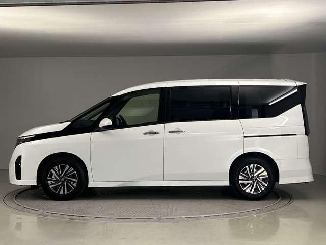 Nissan SERENA 2024