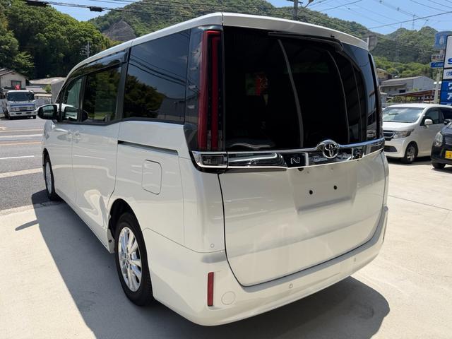 Toyota NOAH 2021