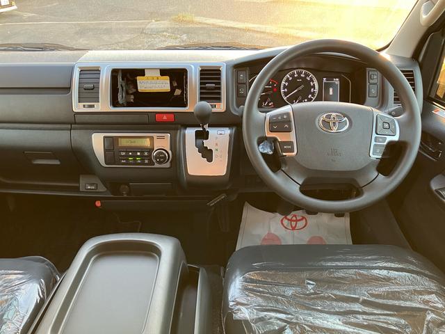 Toyota HIACE VAN 2025