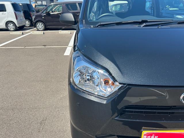 Daihatsu MIRA E:S 2025