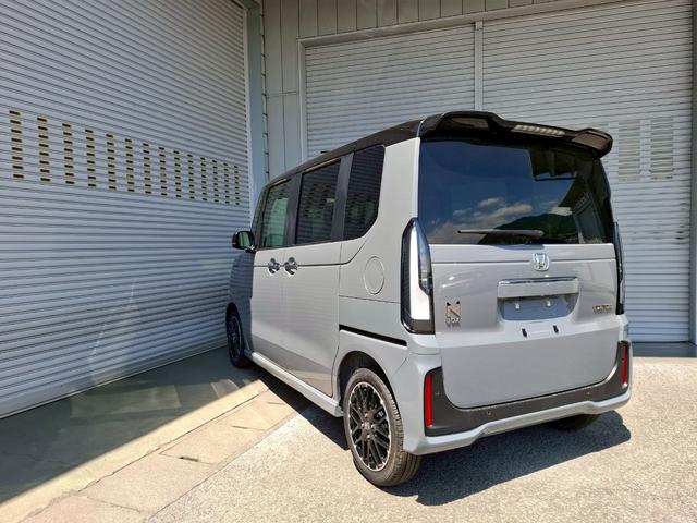 Honda N-BOX CUSTOM 2025