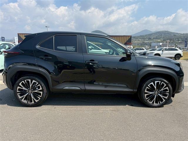 Toyota YARIS CROSS 2025