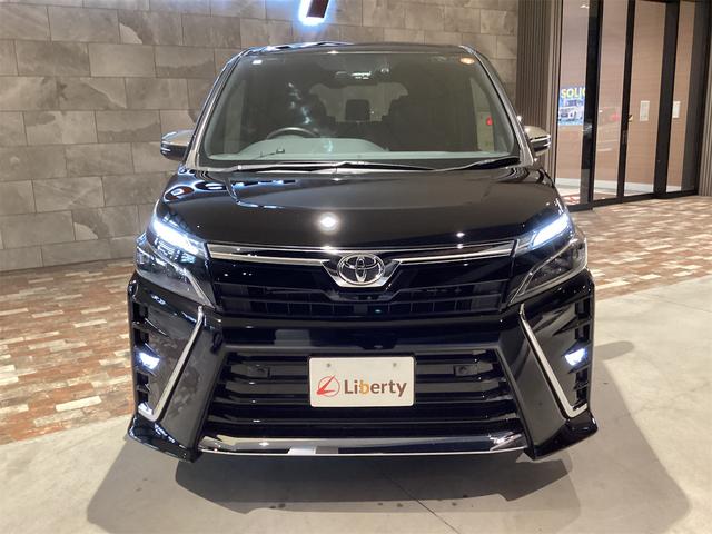 Toyota VOXY 2021
