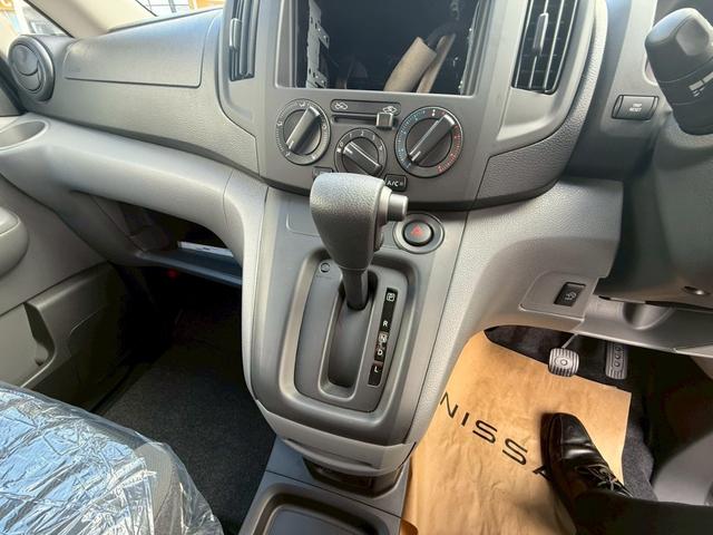 Nissan NV200 VANETTE VAN 2025