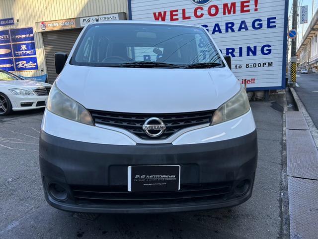 Nissan NV200 VANETTE VAN 2012