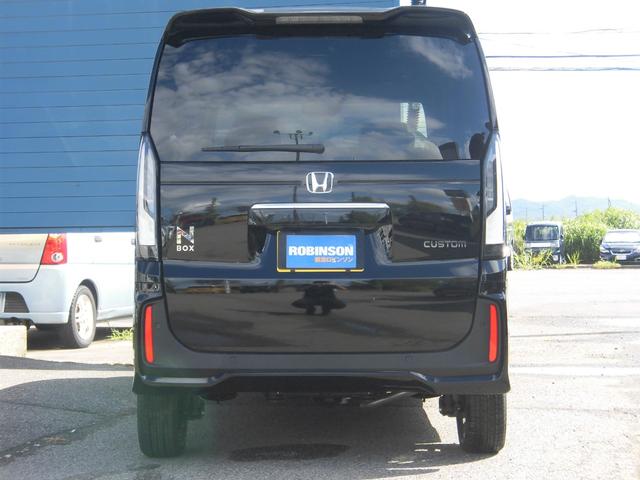 Honda N-BOX CUSTOM 2024