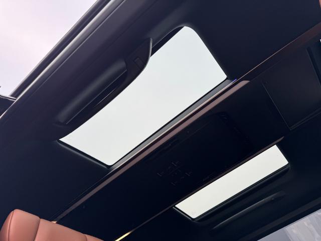 Toyota VELLFIRE HYBRID 2025