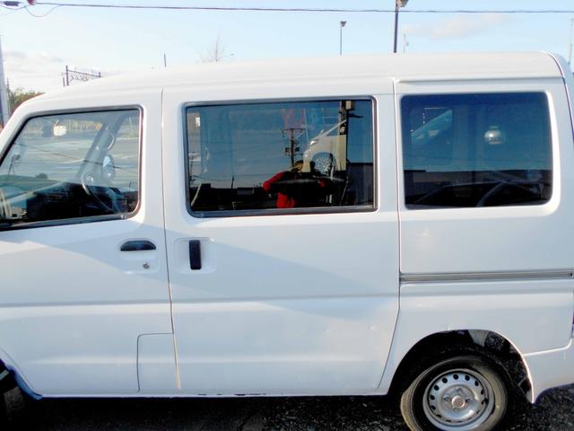 Mitsubishi MINICAB VAN 2011