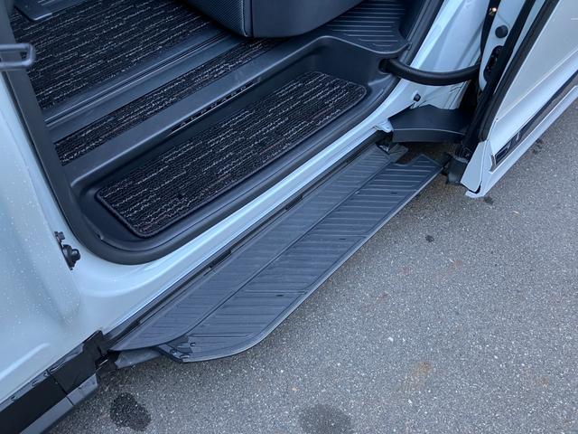 Toyota ALPHARD HYBRID 2023