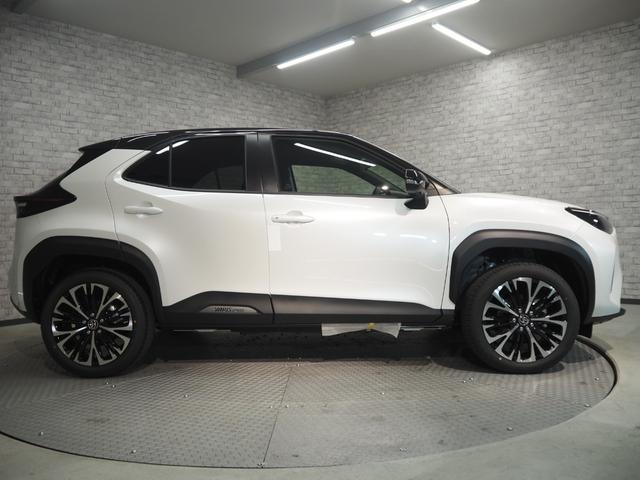 Toyota YARIS CROSS 2026