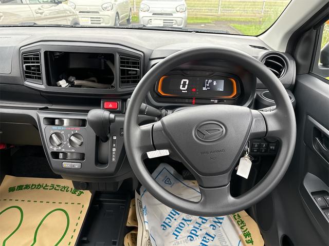 Daihatsu MIRA E:S 2024