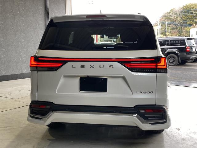 Lexus LX 2022
