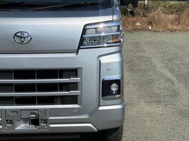 Toyota PIXIS VAN 2023
