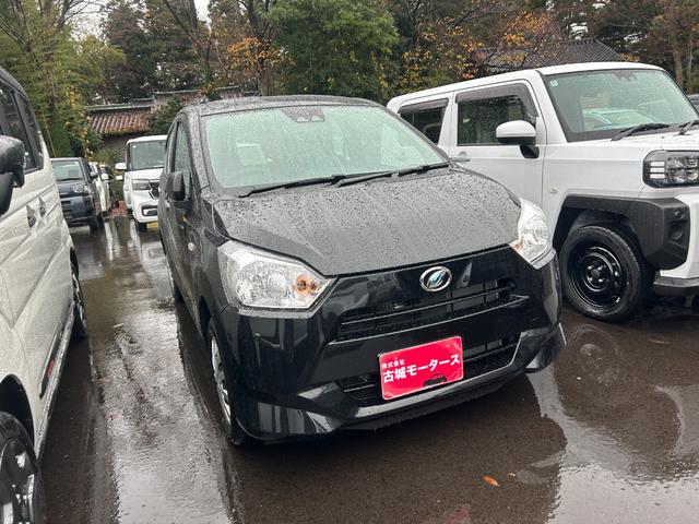 Daihatsu MIRA E:S 2025