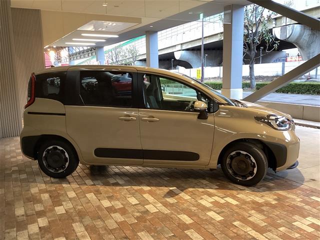 Toyota SIENTA 2025