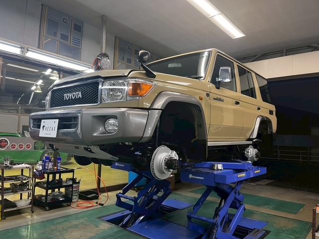 Toyota LAND CRUISER 2015