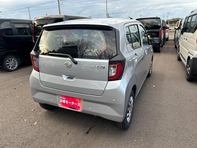 Daihatsu MIRA E:S 2025