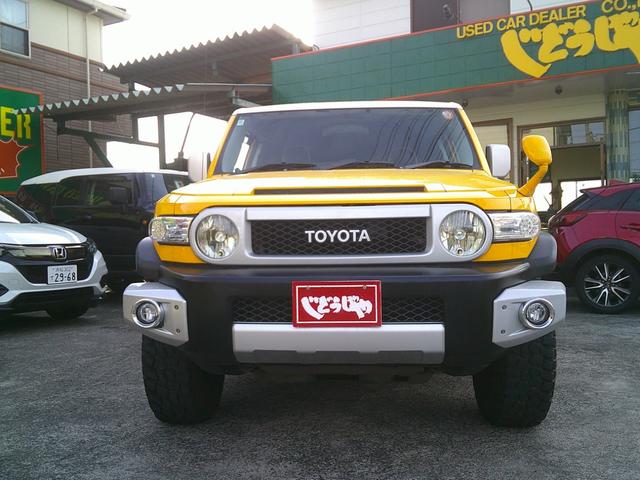 Toyota FJ CRUISER 2011