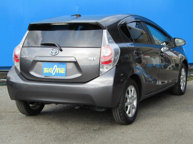 Toyota AQUA 2012