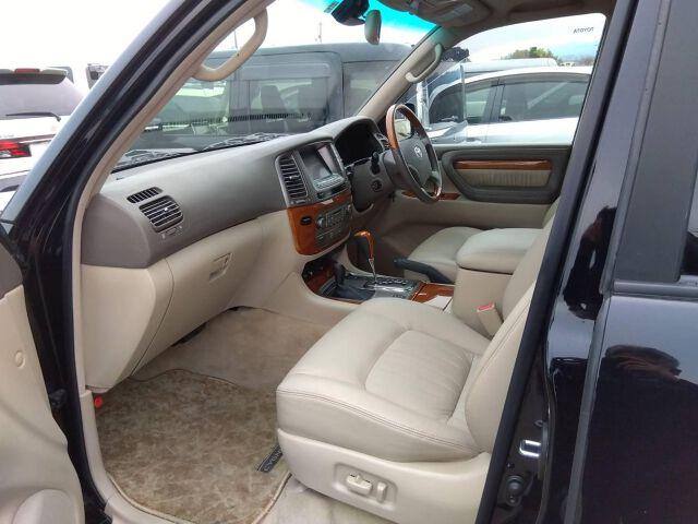 Toyota LAND CRUISER 2004