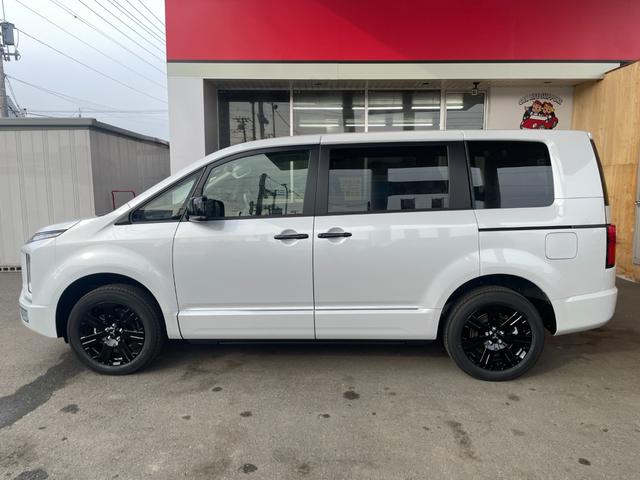 Mitsubishi DELICA D:5 2025