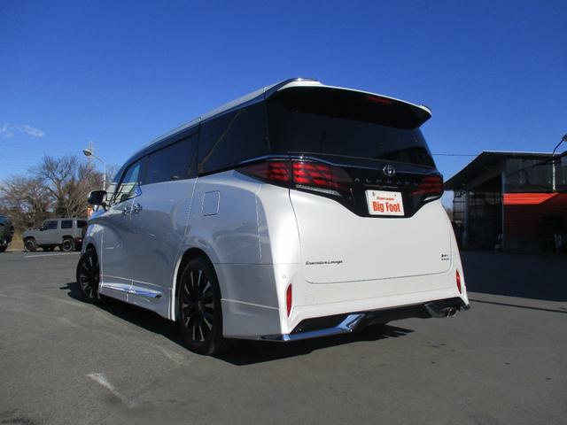 Toyota ALPHARD HYBRID 2023