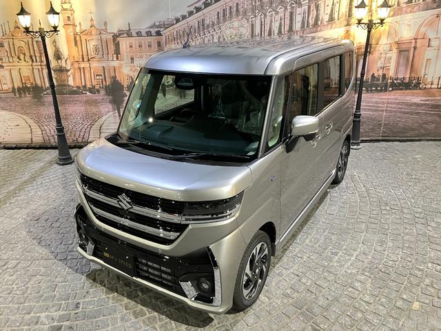 Suzuki SPACIA CUSTOM 2024