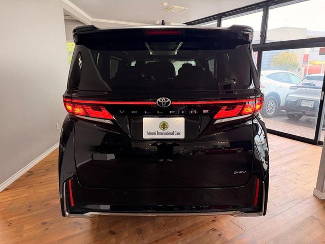 Toyota VELLFIRE HYBRID 2026