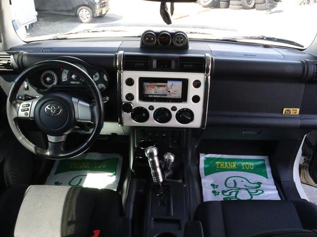 Toyota FJ CRUISER 2011