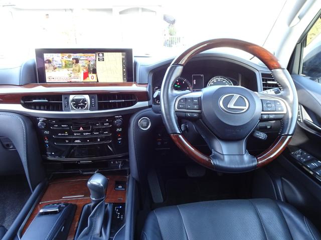 Lexus LX 2017