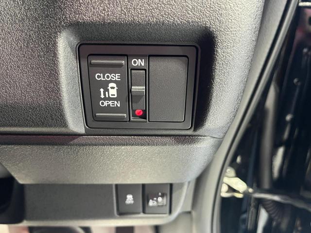 Honda N-BOX CUSTOM 2025