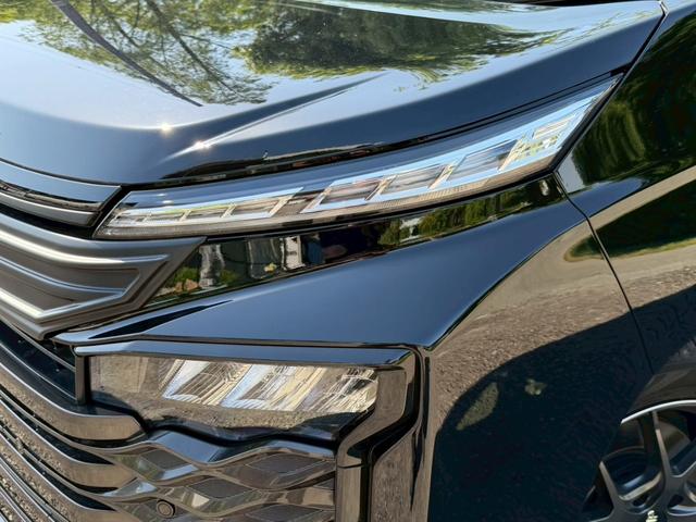 Toyota VOXY 2024