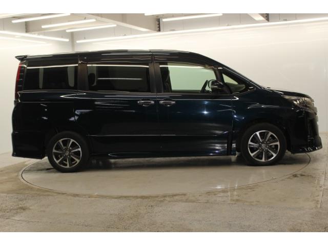 Toyota NOAH 2020