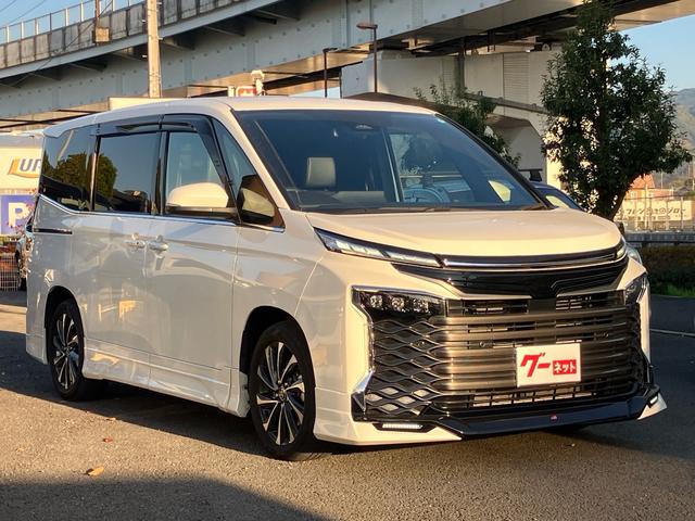 Toyota VOXY 2022