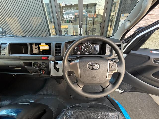 Toyota HIACE VAN 2025