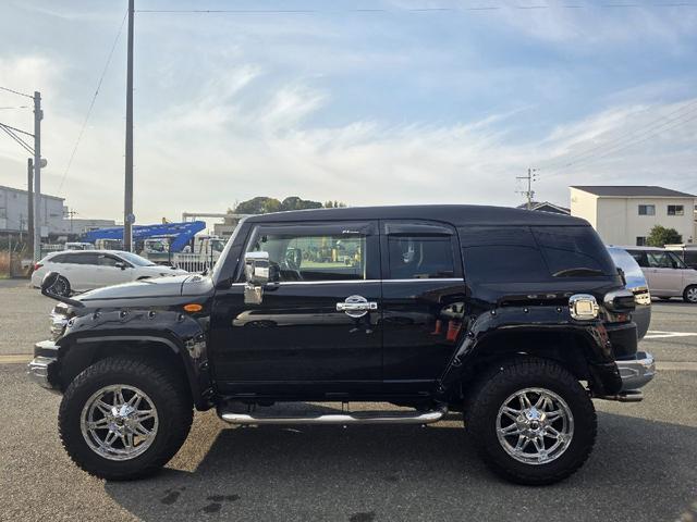 Toyota FJ CRUISER 2012