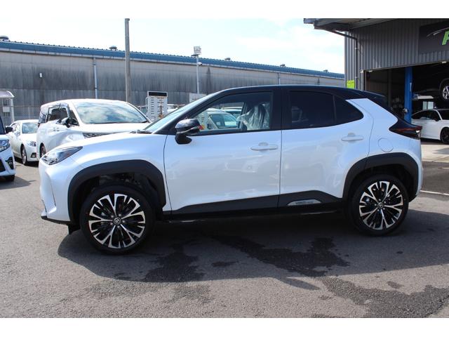 Toyota YARIS CROSS 2025