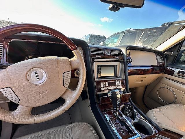 Lincoln LINCOLN NAVIGATOR 2011