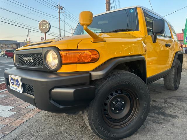 Toyota FJ CRUISER 2011