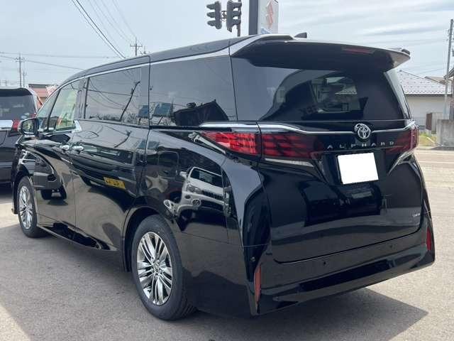 Toyota ALPHARD HYBRID 2026