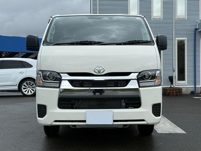 Toyota HIACE VAN 2026