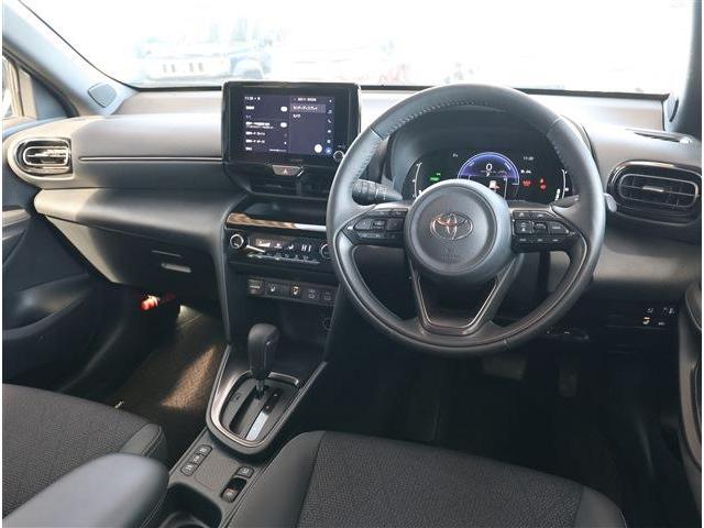 Toyota YARIS CROSS 2025