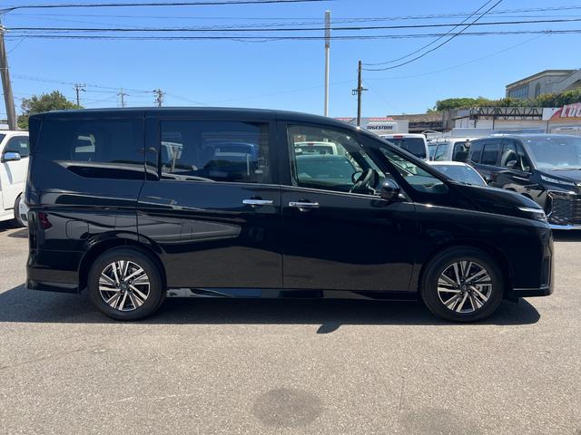 Nissan SERENA 2024