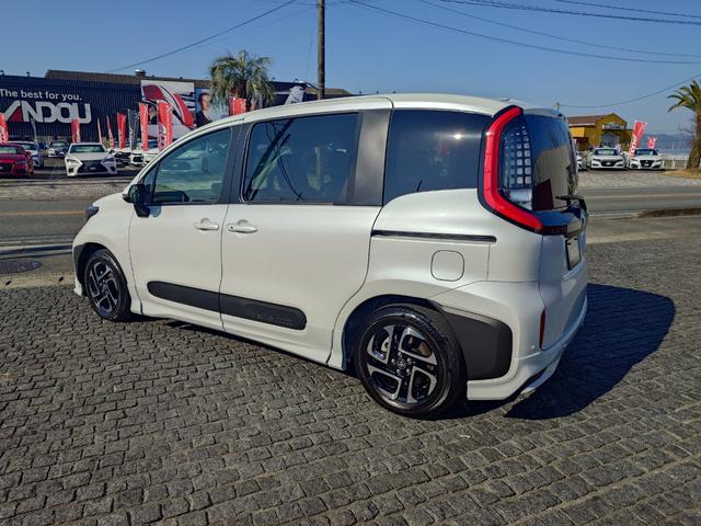 Toyota SIENTA 2025