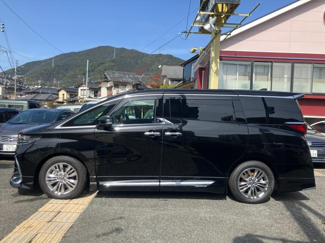 Toyota ALPHARD HYBRID 2024