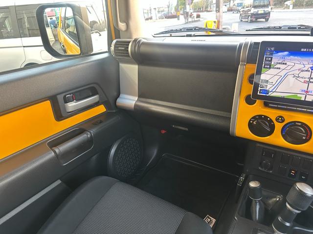 Toyota FJ CRUISER 2011